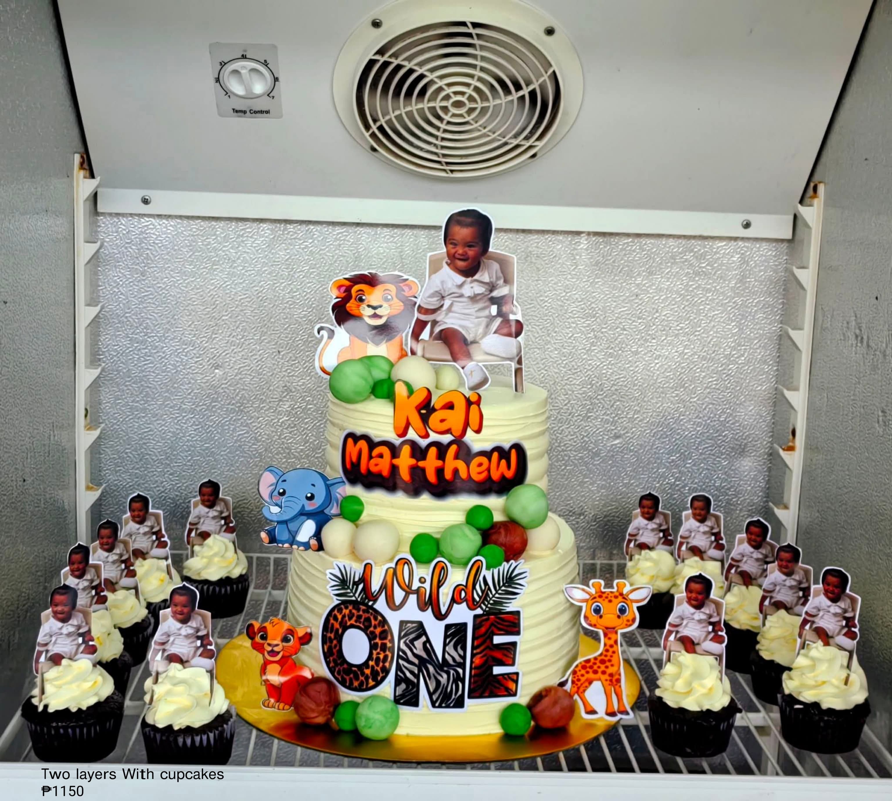 Safari  Cake with Cupcakes